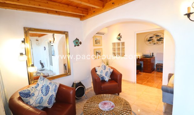 Resale - Villa -
Purias