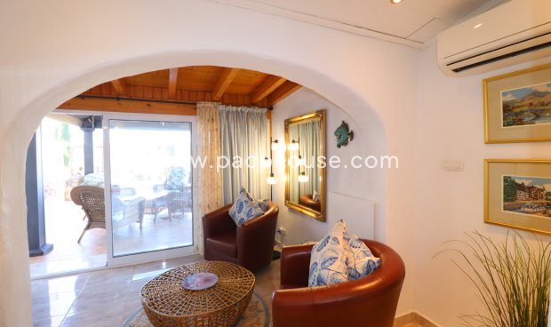 Resale - Villa -
Purias