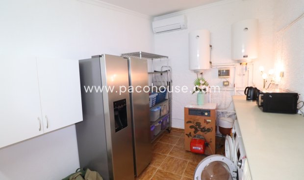 Resale - Villa -
Purias