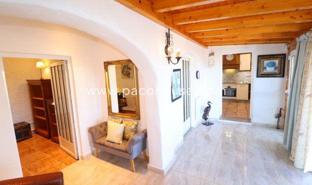 Resale - Villa -
Purias