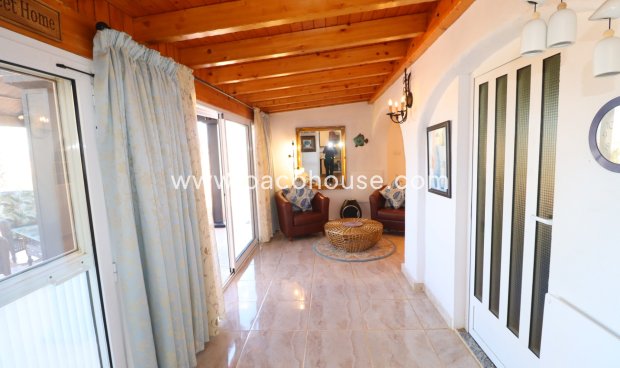 Resale - Villa -
Purias