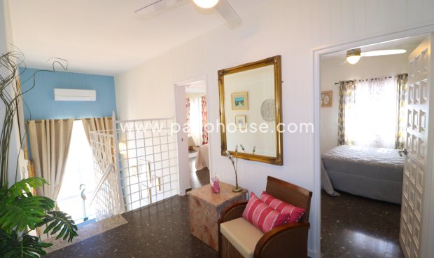 Resale - Villa -
Purias