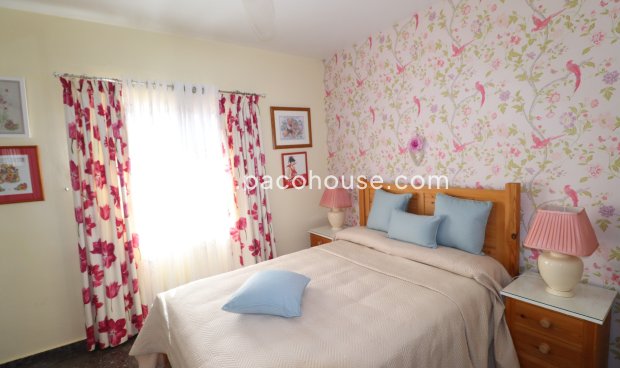 Resale - Villa -
Purias