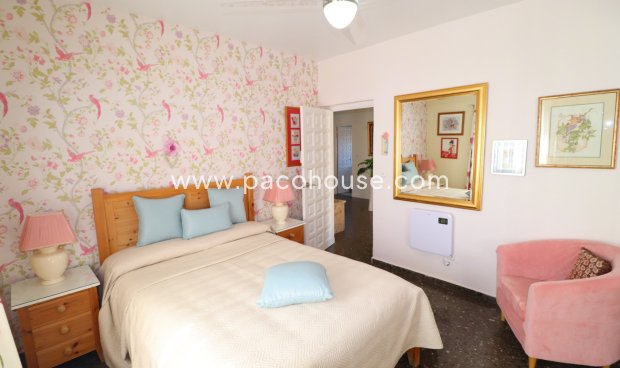 Resale - Villa -
Purias