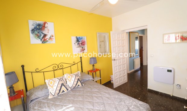 Resale - Villa -
Purias