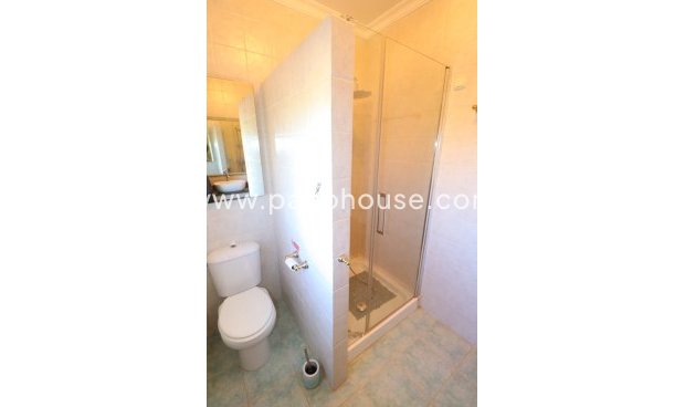 Resale - Villa -
Purias