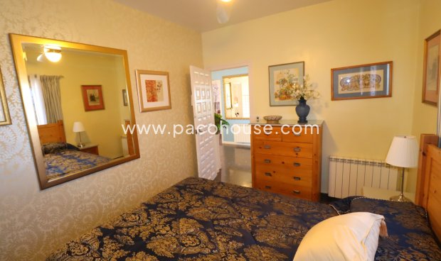 Resale - Villa -
Purias