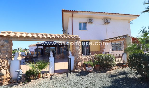 Resale - Villa -
Purias
