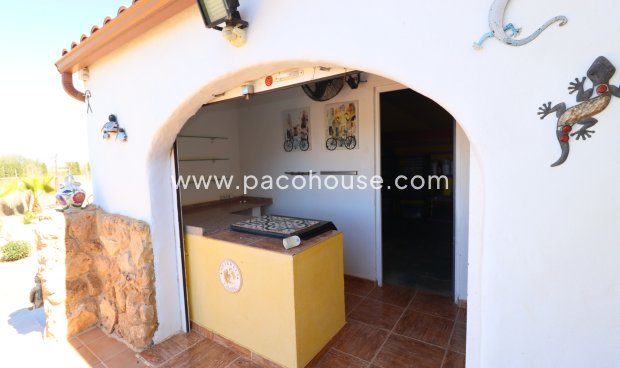 Resale - Villa -
Purias