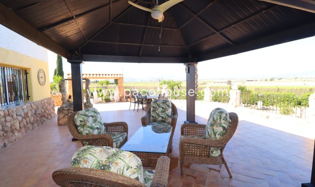 Resale - Villa -
Purias