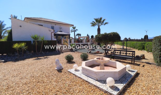 Resale - Villa -
Purias