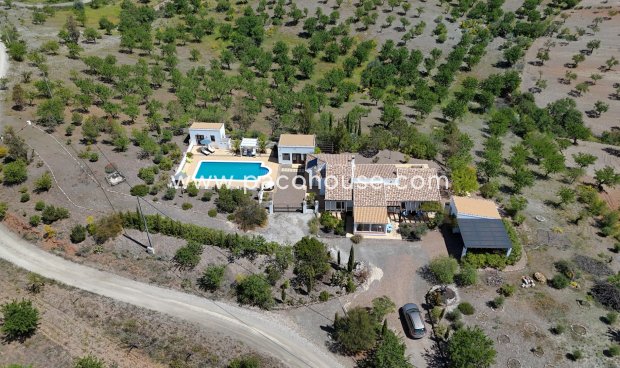 Resale - Villa -
Zarzalico