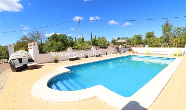 Resale - Villa -
Zarzalico