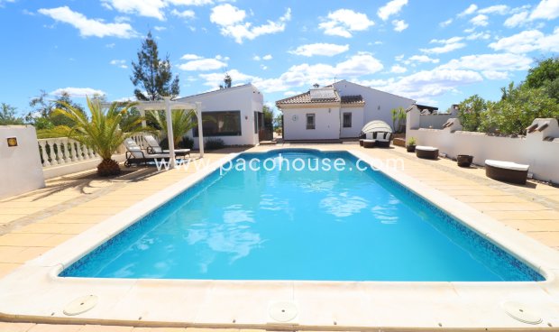 Resale - Villa -
Zarzalico