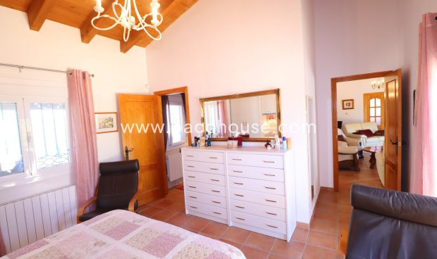 Resale - Villa -
Zarzalico