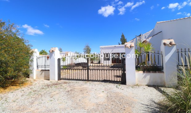 Resale - Villa -
Zarzalico