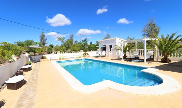 Resale - Villa -
Zarzalico