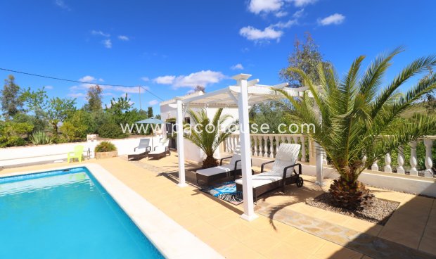 Resale - Villa -
Zarzalico