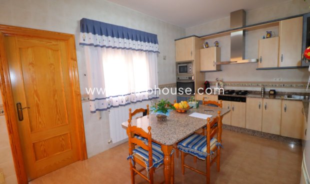 Resale - Country House -
Purias
