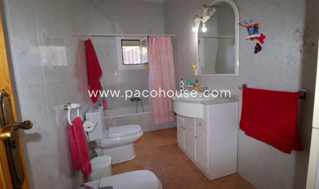 Resale - Country House -
Purias