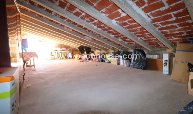 Resale - Country House -
Purias