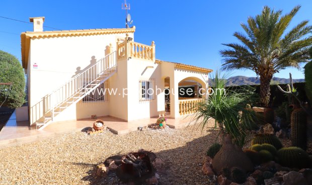 Resale - Country House -
Purias