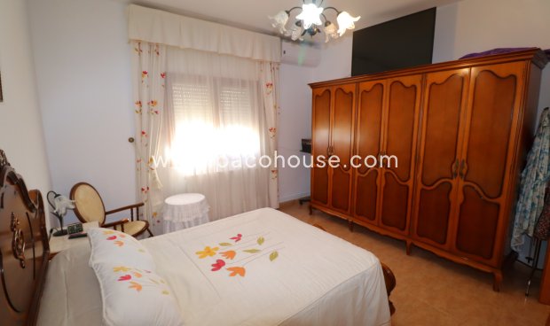 Resale - Country House -
Purias