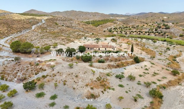Resale - Cortijo -
Puerto Lumbreras