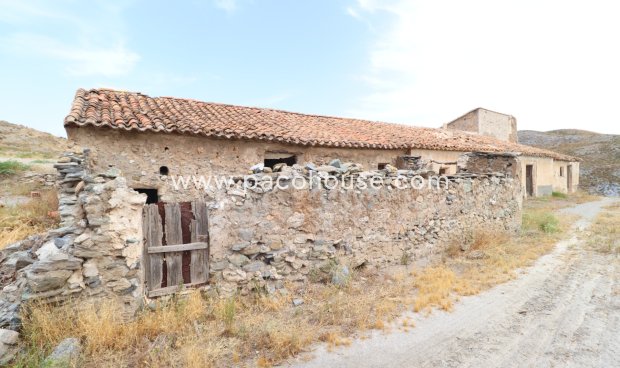 Resale - Cortijo -
Puerto Lumbreras