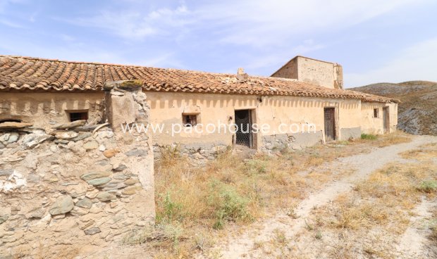 Resale - Cortijo -
Puerto Lumbreras