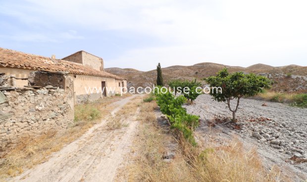 Resale - Cortijo -
Puerto Lumbreras