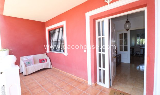 Resale - Villa -
Purias
