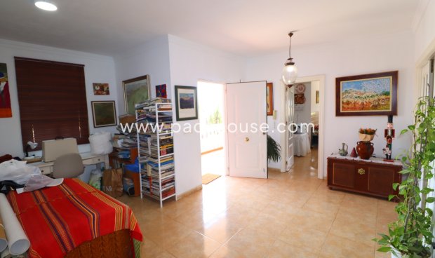 Resale - Villa -
Purias
