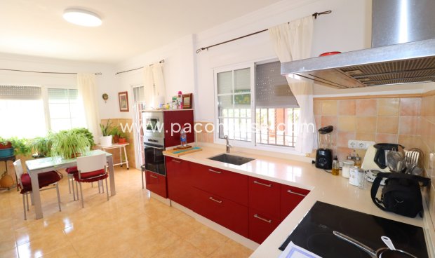 Resale - Villa -
Purias