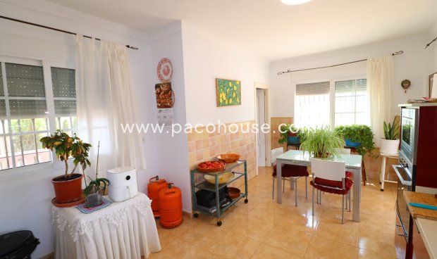 Resale - Villa -
Purias
