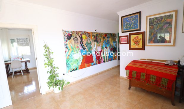 Resale - Villa -
Purias