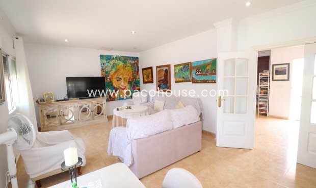 Resale - Villa -
Purias