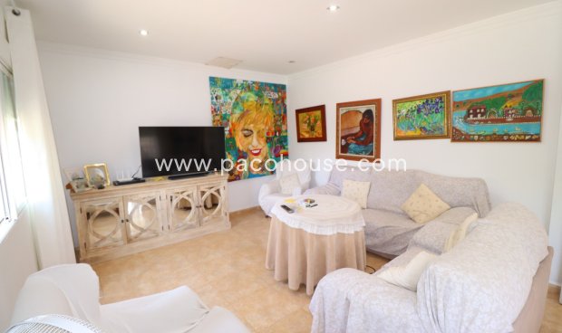 Resale - Villa -
Purias