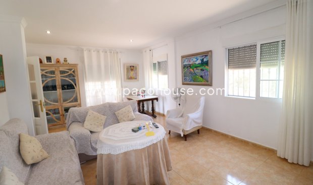 Resale - Villa -
Purias