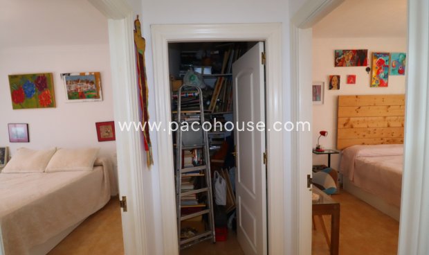Resale - Villa -
Purias