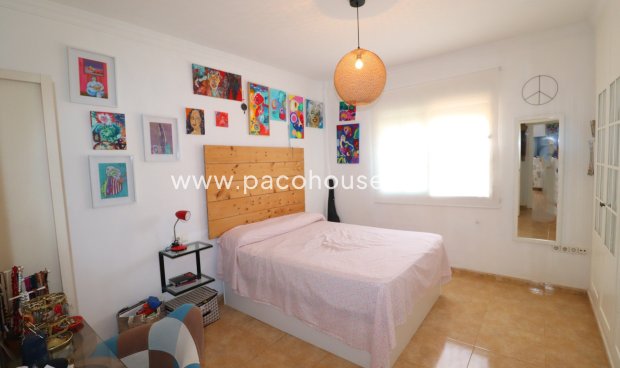 Resale - Villa -
Purias