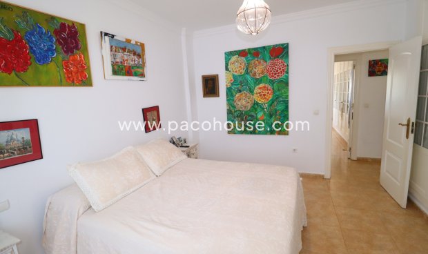 Resale - Villa -
Purias