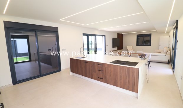 New Build - Villa -
Purias