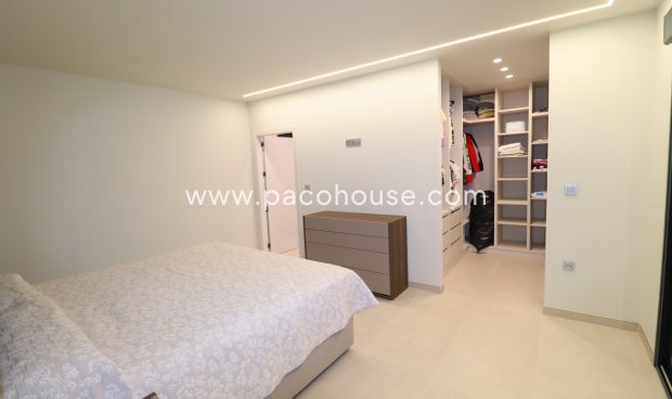 New Build - Villa -
Purias