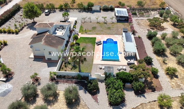 Resale - Villa -
Lorca