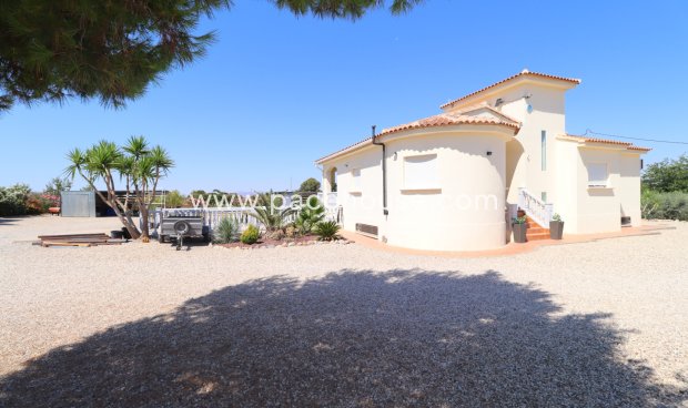 Resale - Villa -
Lorca