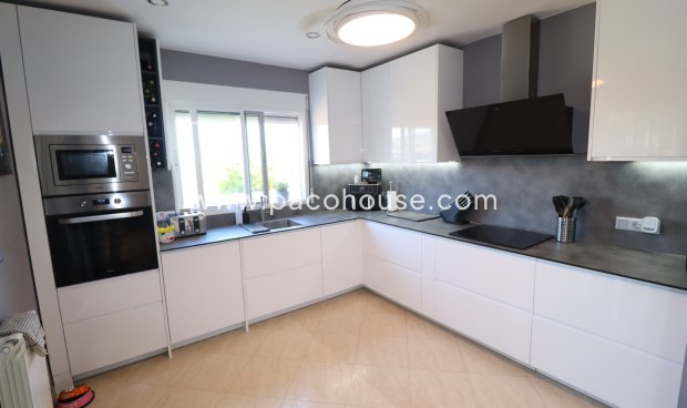 Resale - Villa -
Lorca
