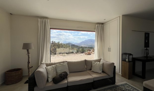 Reventa - Villa -
La Parroquia