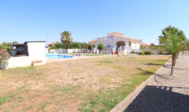 Resale - Villa -
Lorca