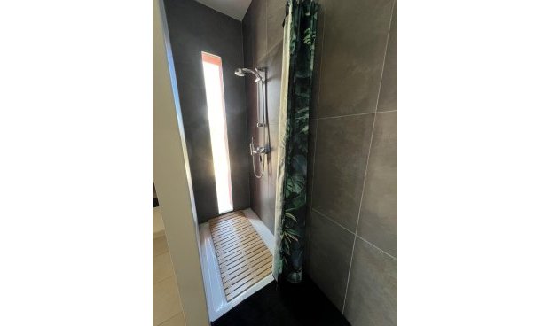 Reventa - Villa -
La Parroquia